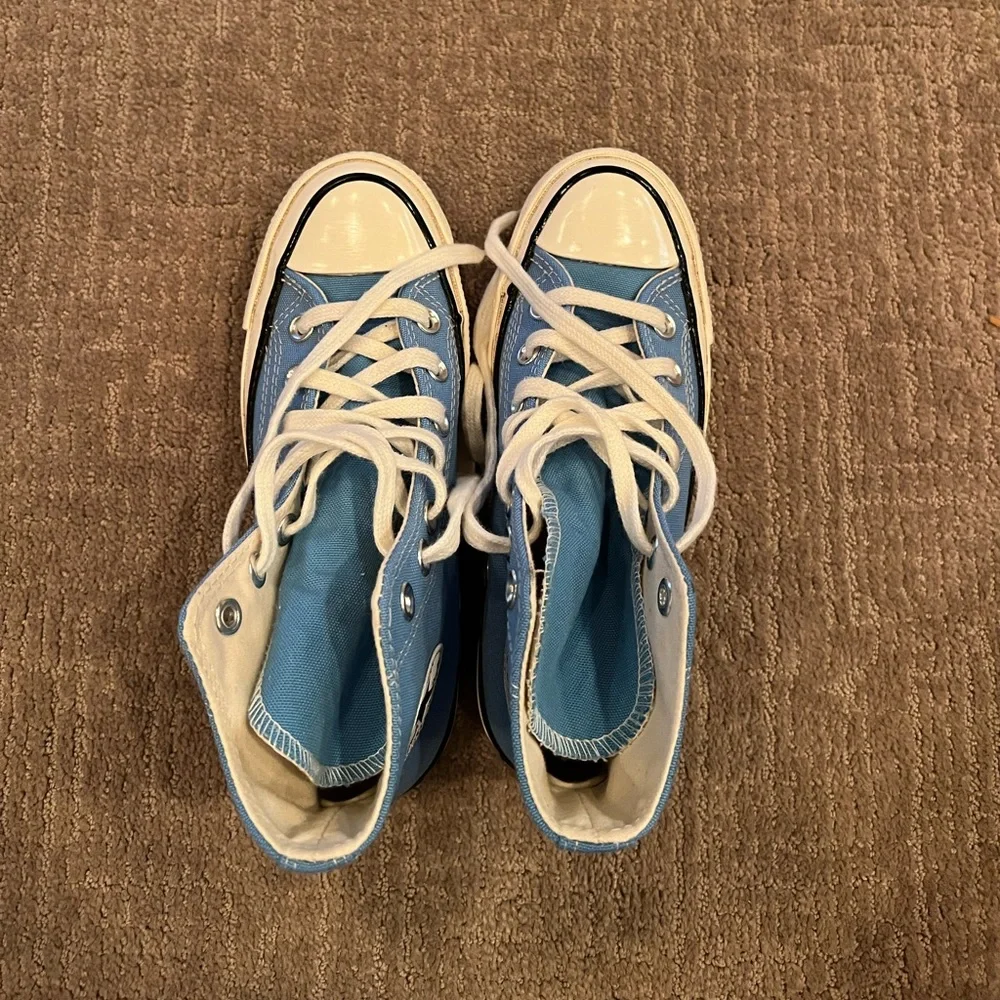 Blue converse - Picture 2 of 6